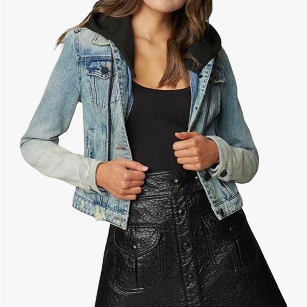 Jean jacket with detachable hood